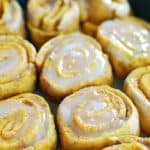 Vegan pumpkin cinnamon rolls