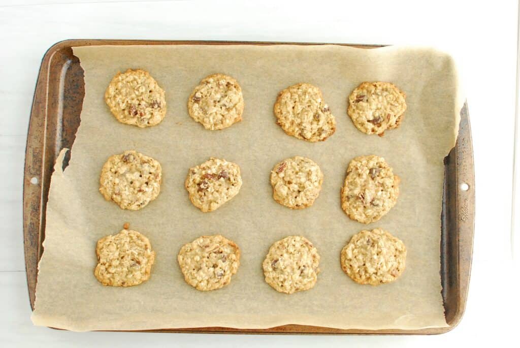 Baked cookies on a baking sheet.